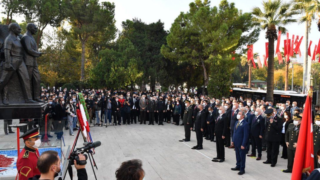 Büyük Önder Mustafa Kemal Atatürk, ebediyete intikalinin 82. yılında düzenlenen törenle anıldı.
