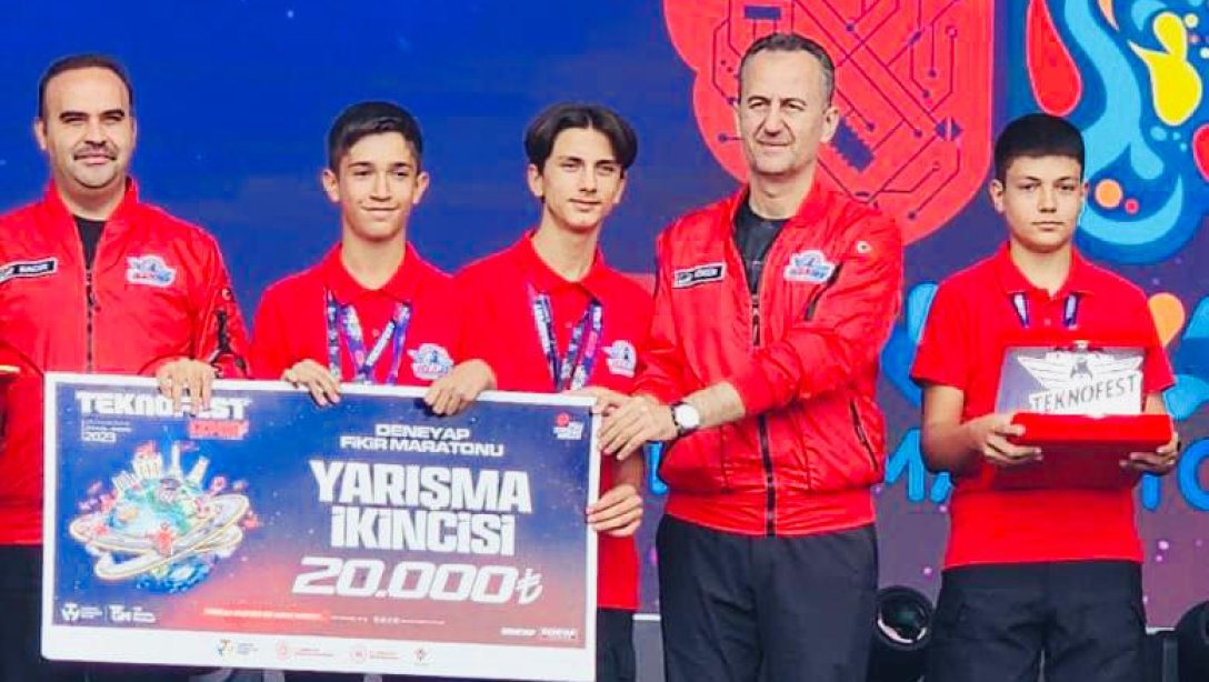 Zümrütevler Ortaokulumuzdan Teknofest İzmir Deneyap Fikir Maratonu Türkiye İkinciliği