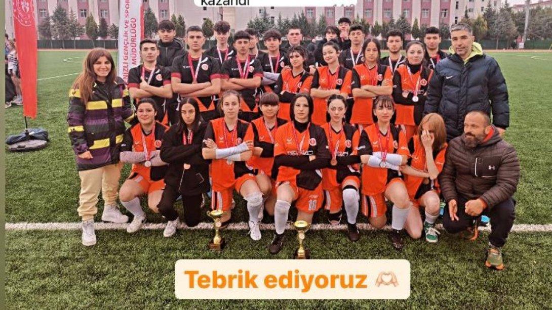 Orhan Abalıoğlu MTA Lisemiz Kız ve Erkek Rugby Takımı İl Birincisi Oldu